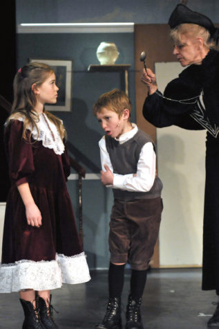 Patrons Love Mary Poppins!
