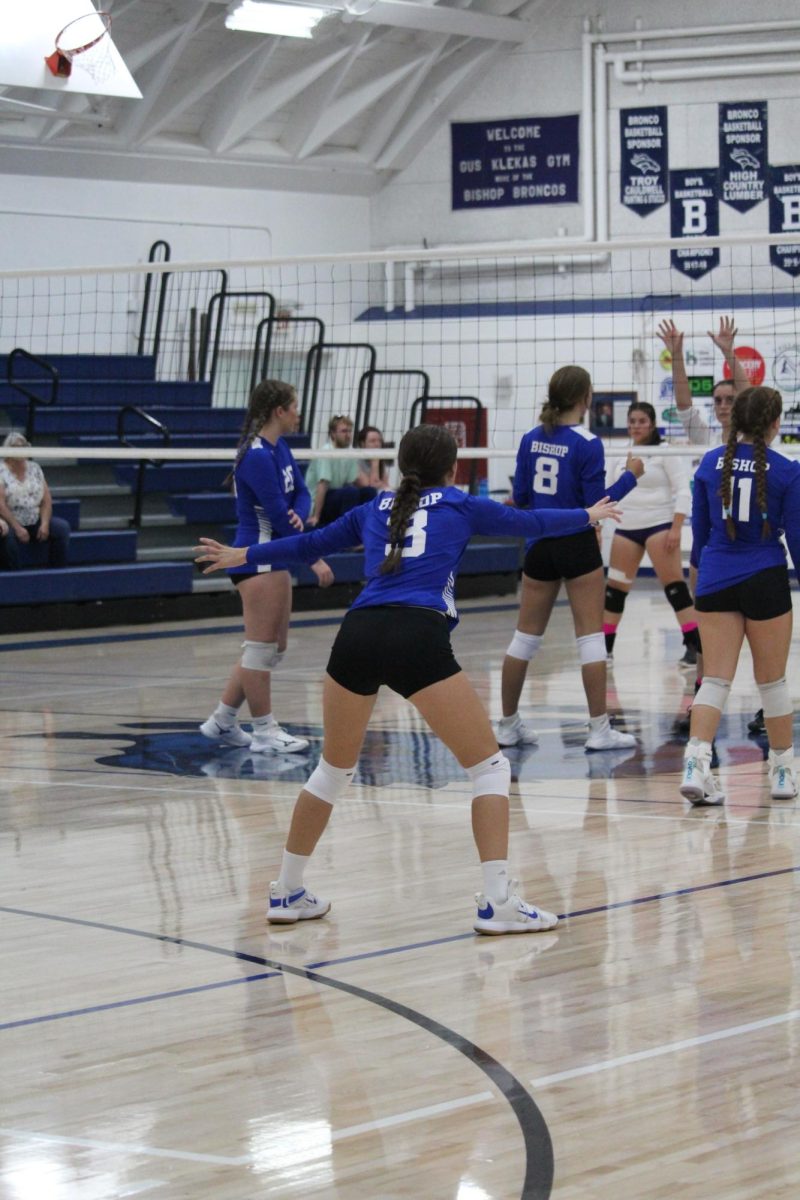 Volleyball Vs. Lone Pine 9/3