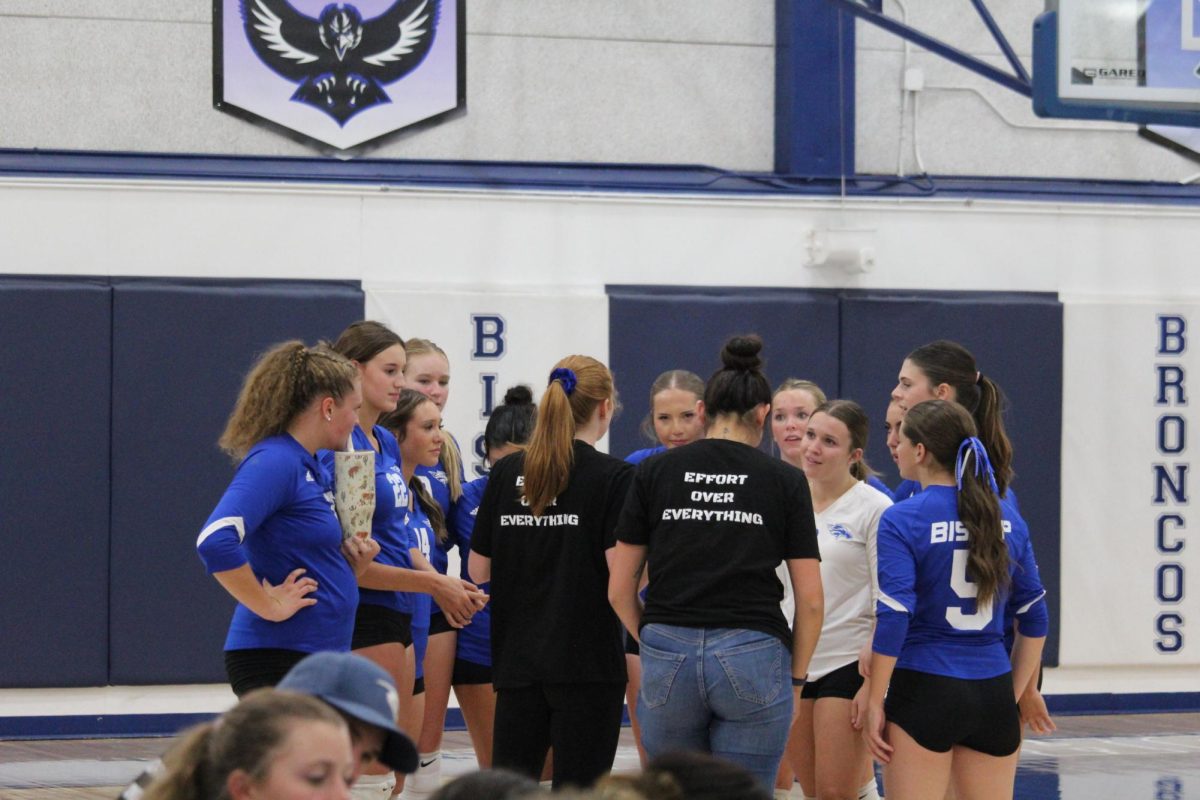 Bronco Varsity Volleyball Sweeps Kern Valley