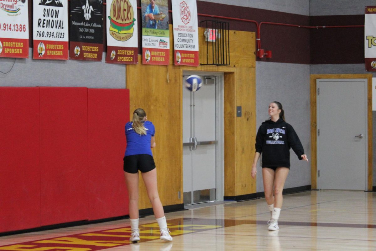 Scarlett Buchholz #11, Cambrie Lanphear #7